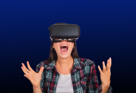 experiencing virtual reality experience via vr glasses